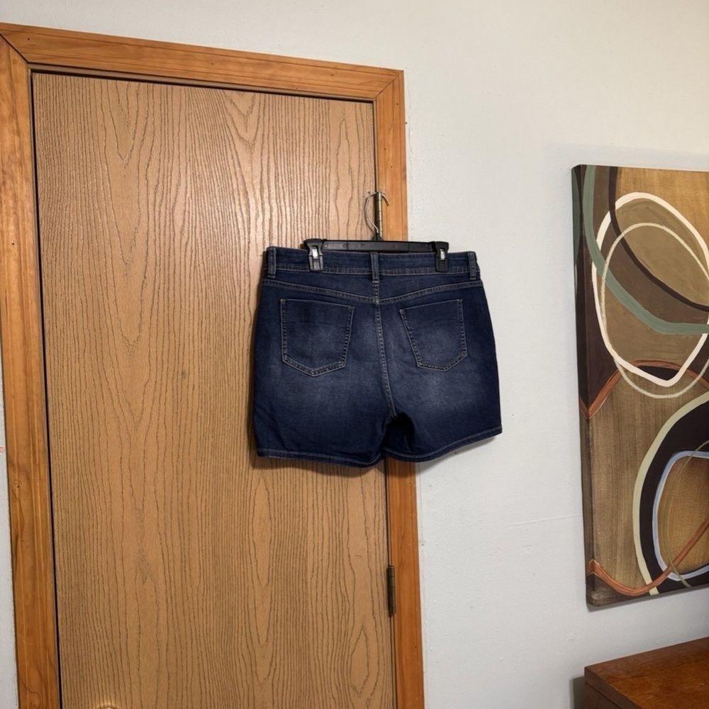 St. John's Bay Size 12 Dark Wash Mid-Rise Denim Shorts - EUC - Picture 2 of 3